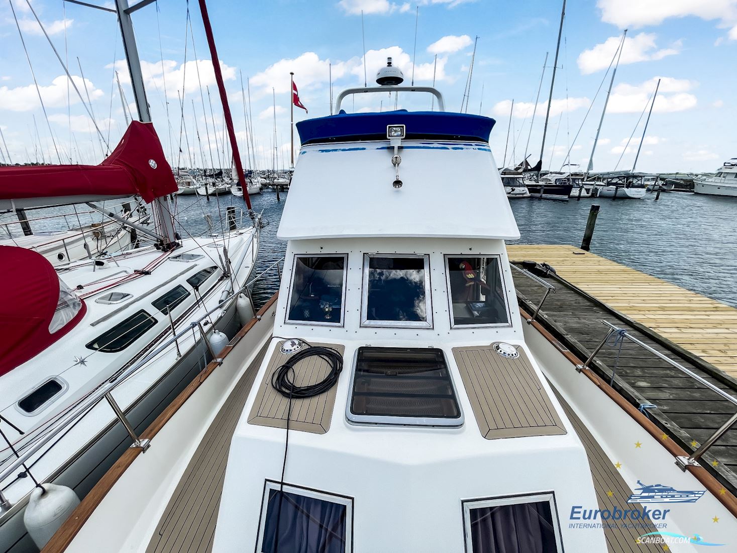 CT 35 Sun Deck Trawler