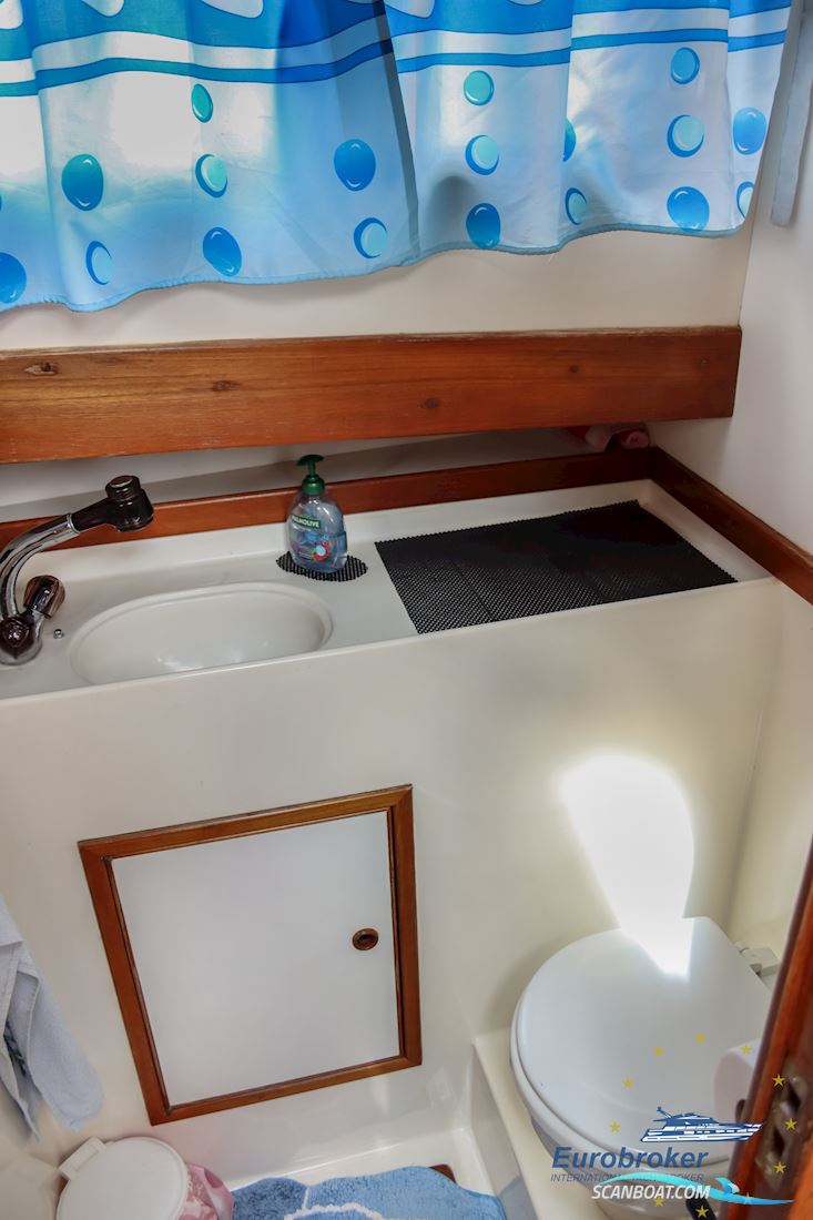 CT 35 Sun Deck Trawler