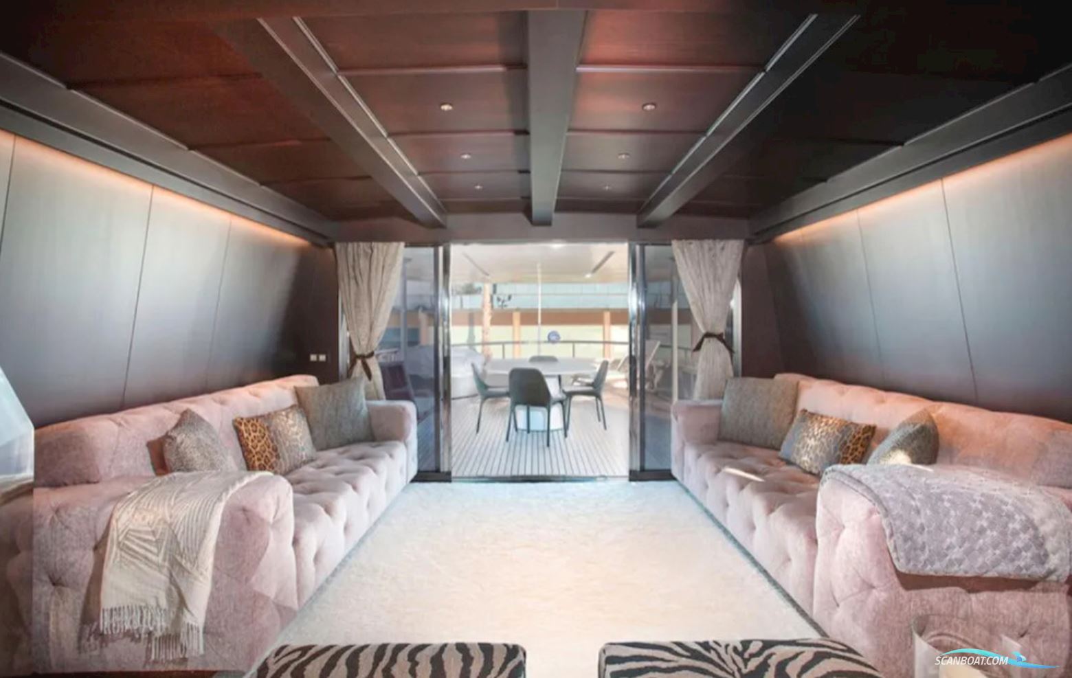 Custom 33M