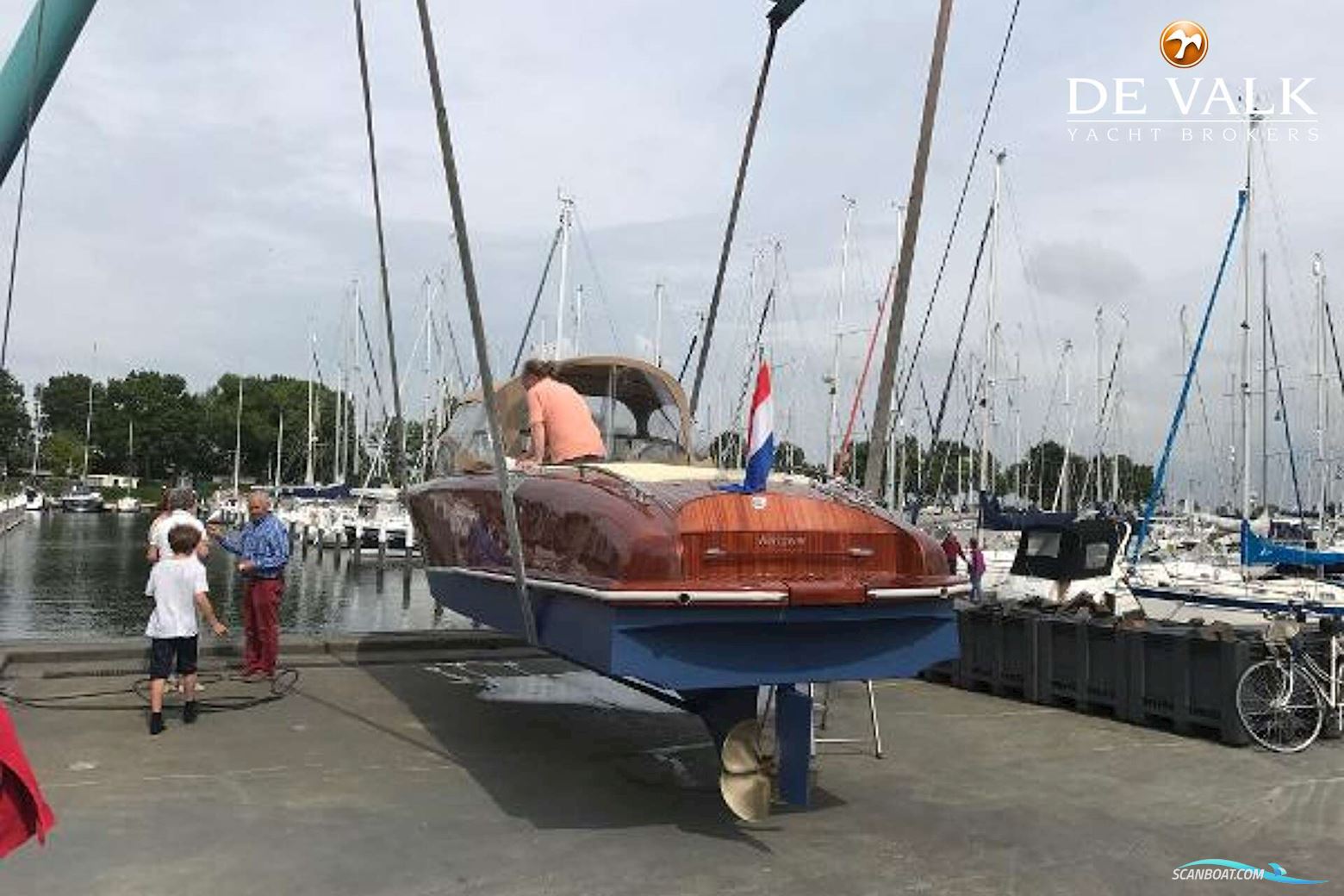 Custom Built Grp Daycruiser 9M