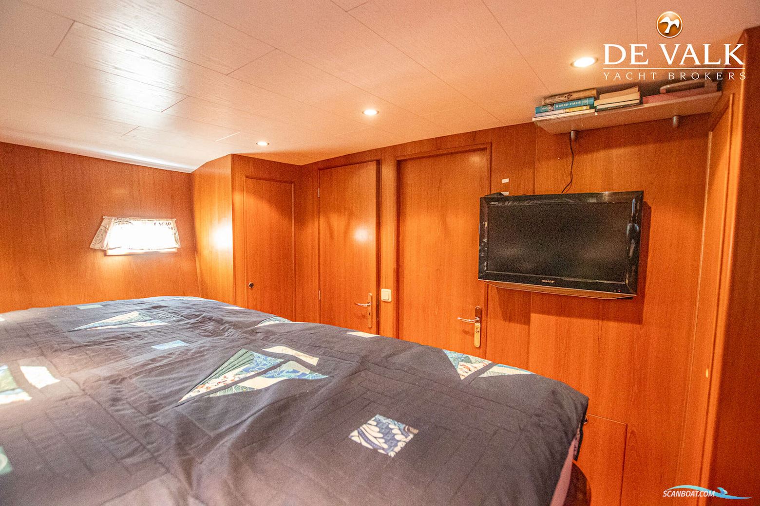 Custom Built Live Aboard 1800