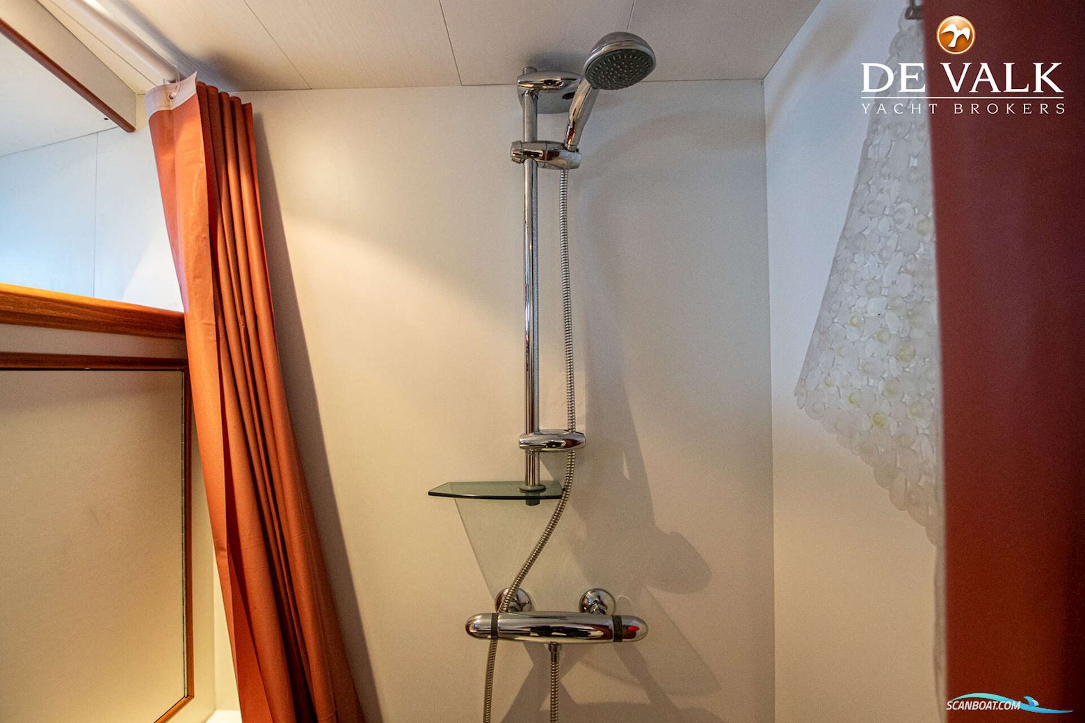 Custom Built Live Aboard 1800