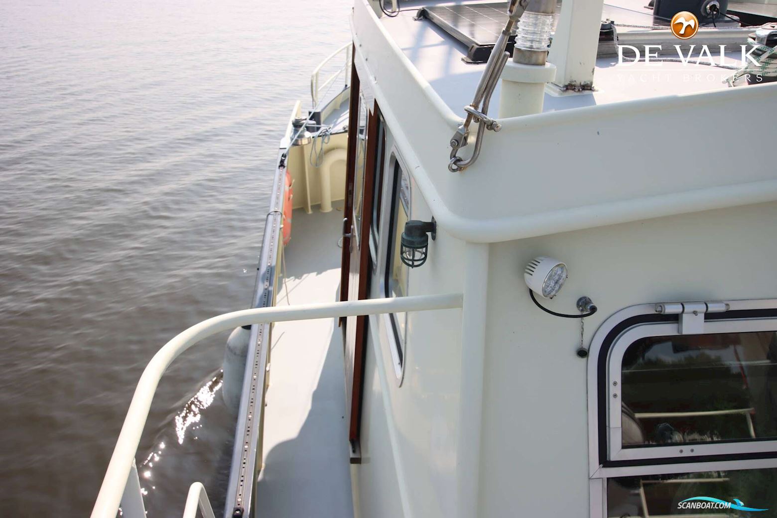 CUSTOM Explorer Trawler 1800