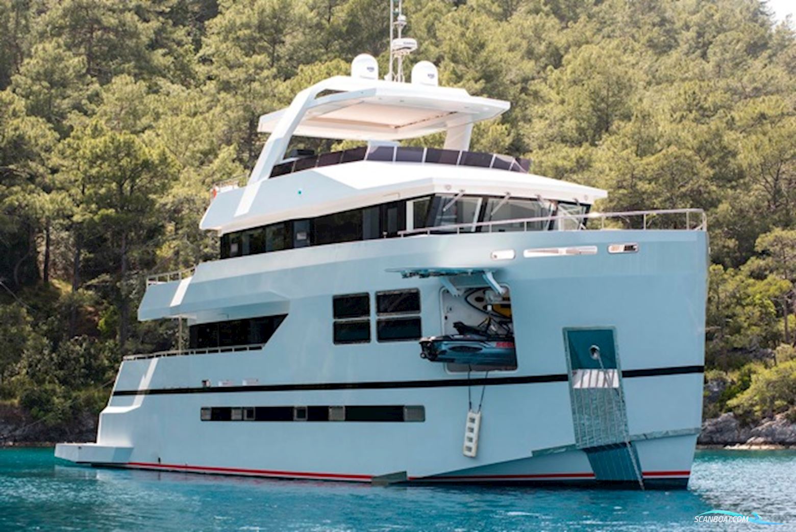 Custom Line Arkin Pruva