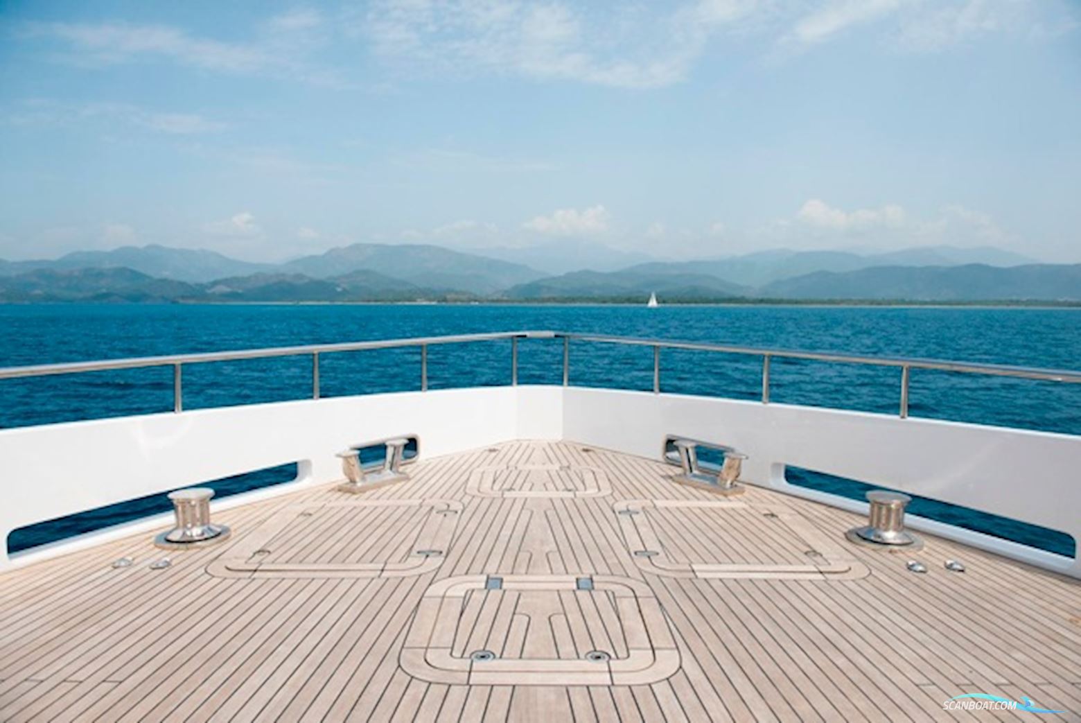 Custom Line Arkin Pruva