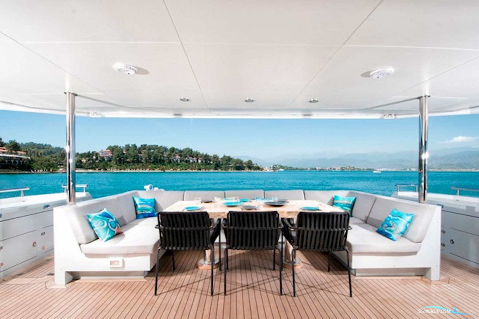 Custom Line Arkin Pruva