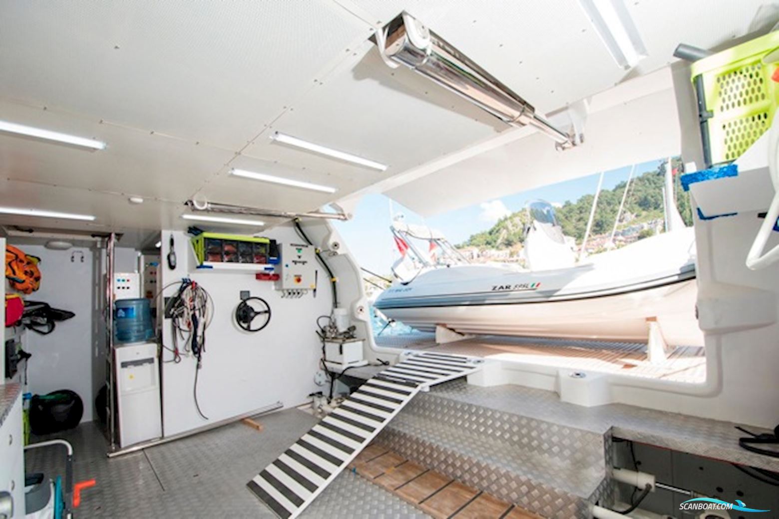 Custom Line Arkin Pruva