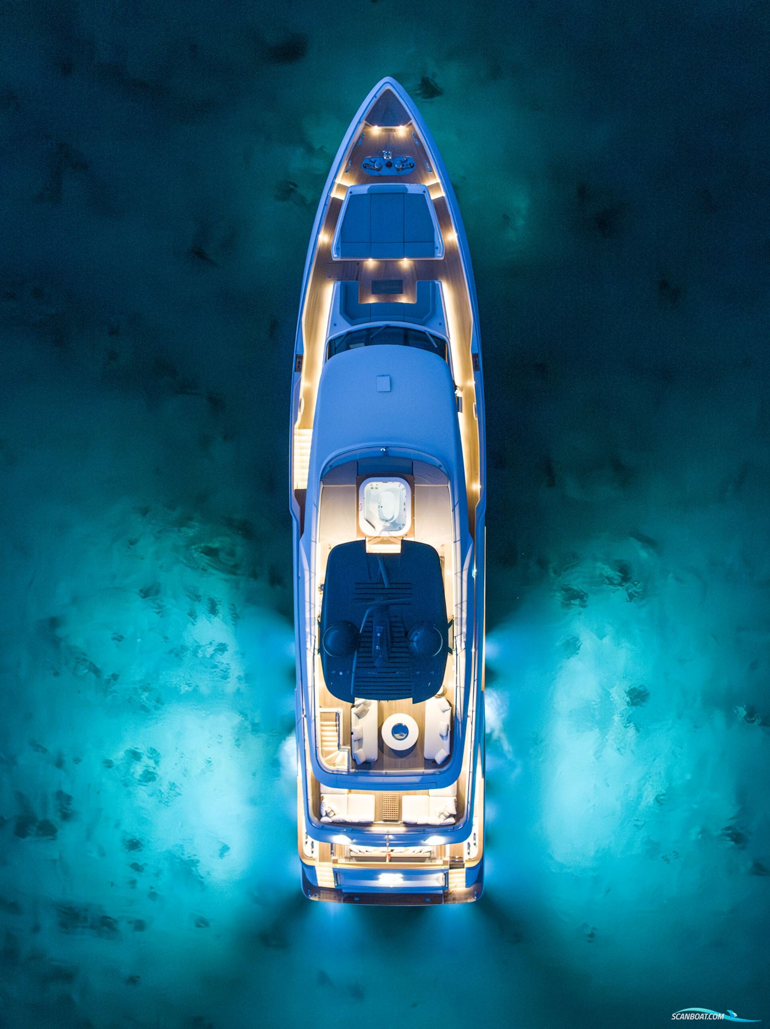 Custom Line Navetta 33