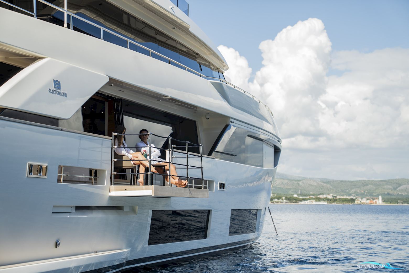 Custom Line Navetta 33