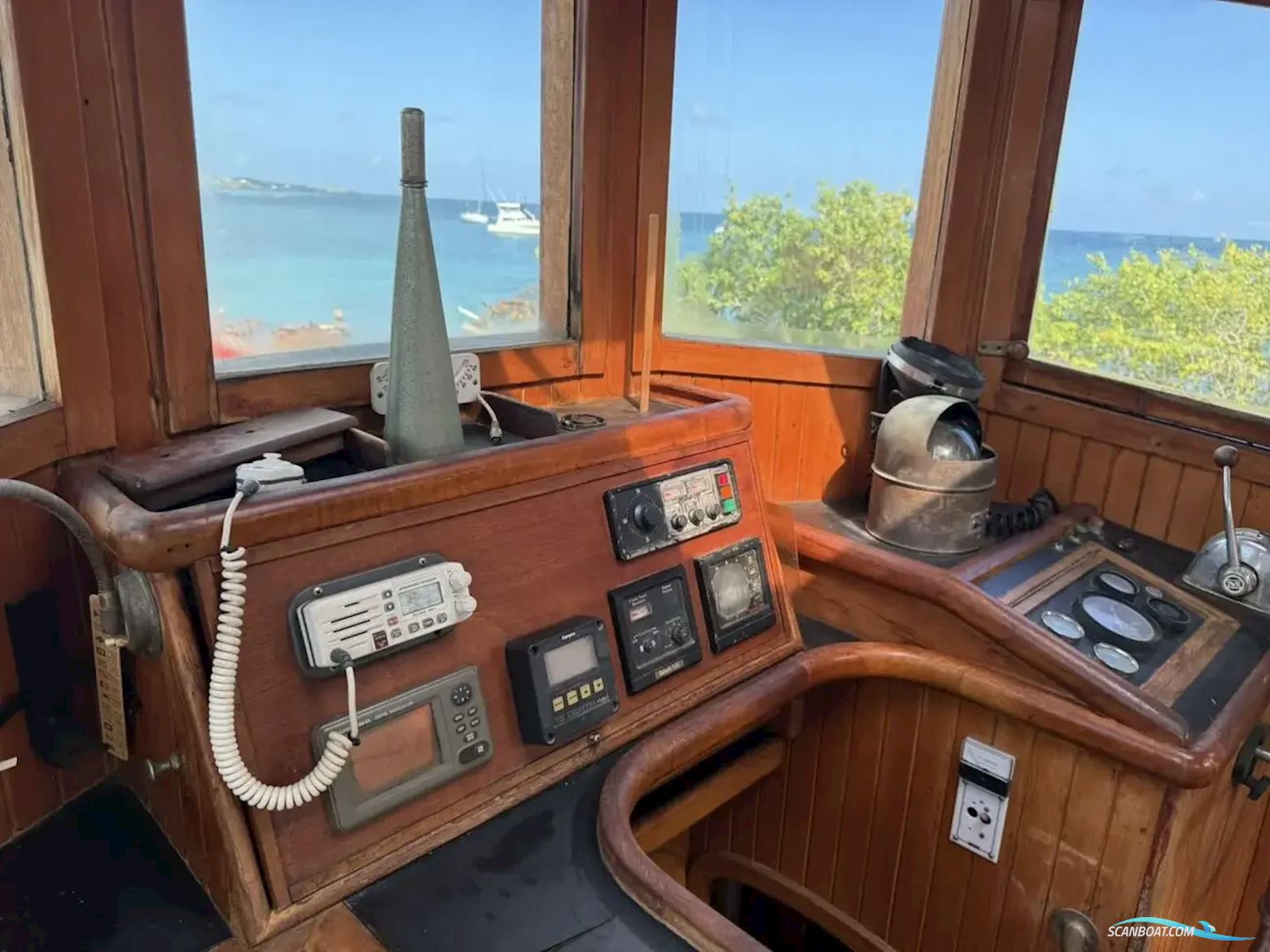 Custom Lord Nelson Victory Tug 37