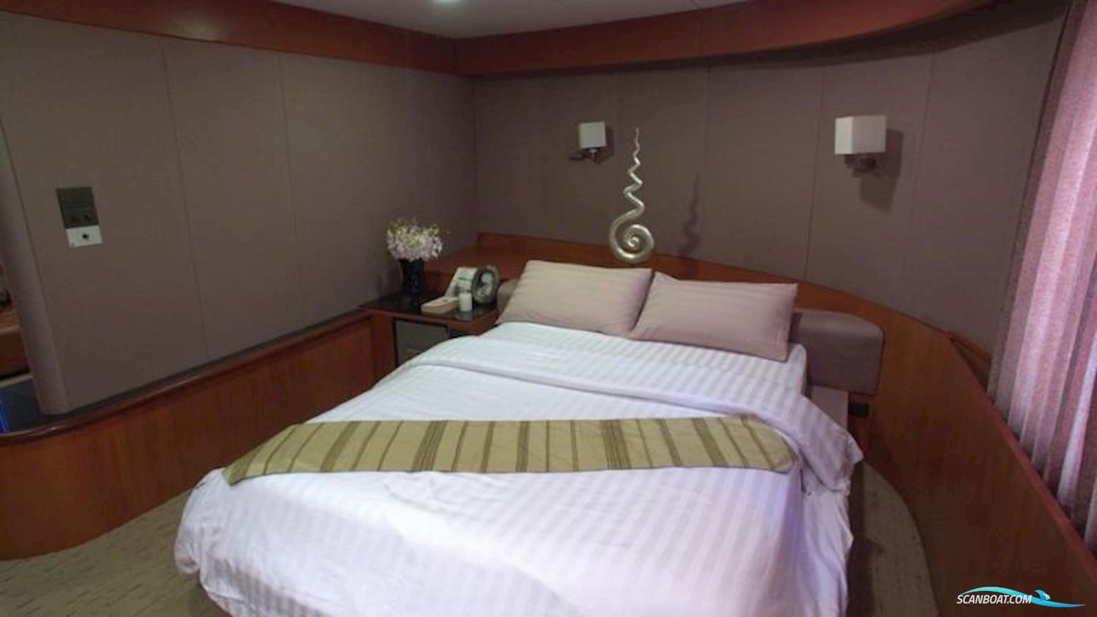 Custom Power Catamaran 37M