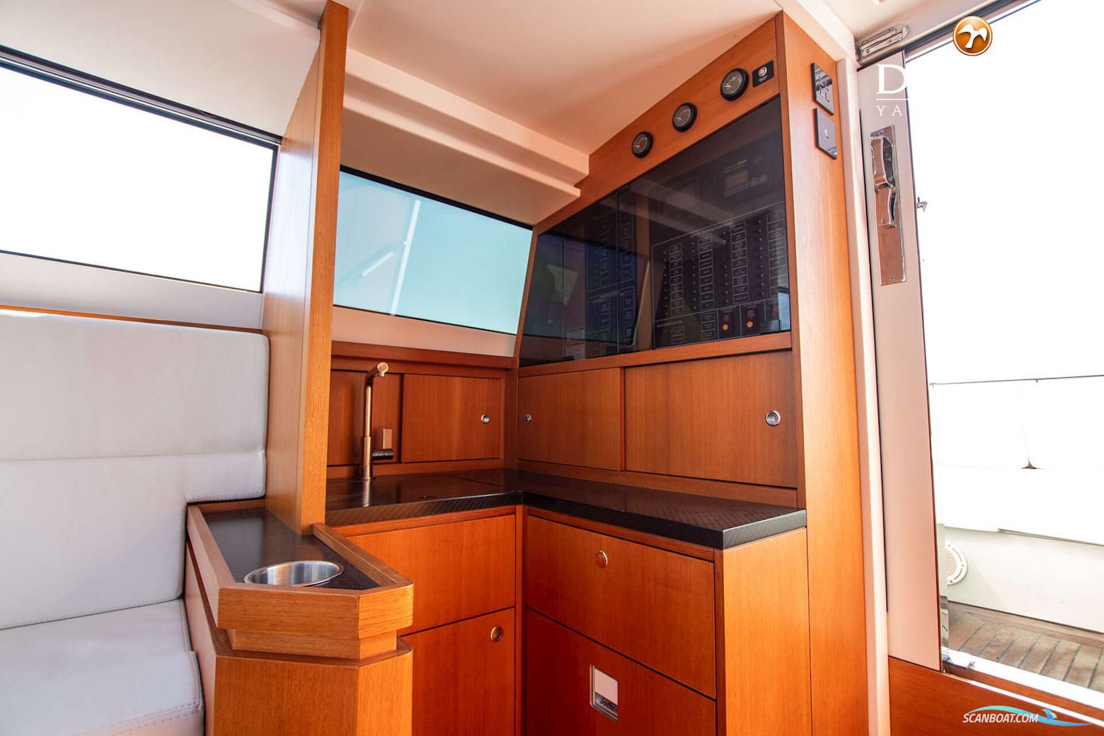 CUSTOM Reliant X40T Limousine Tender Taxiboat