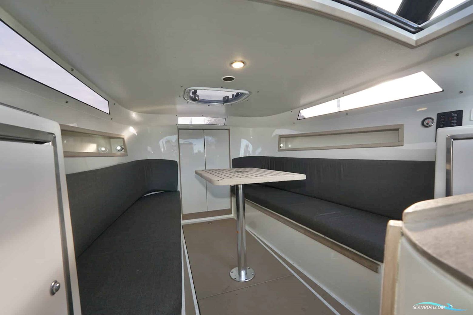 Damarin 732 Cabin
