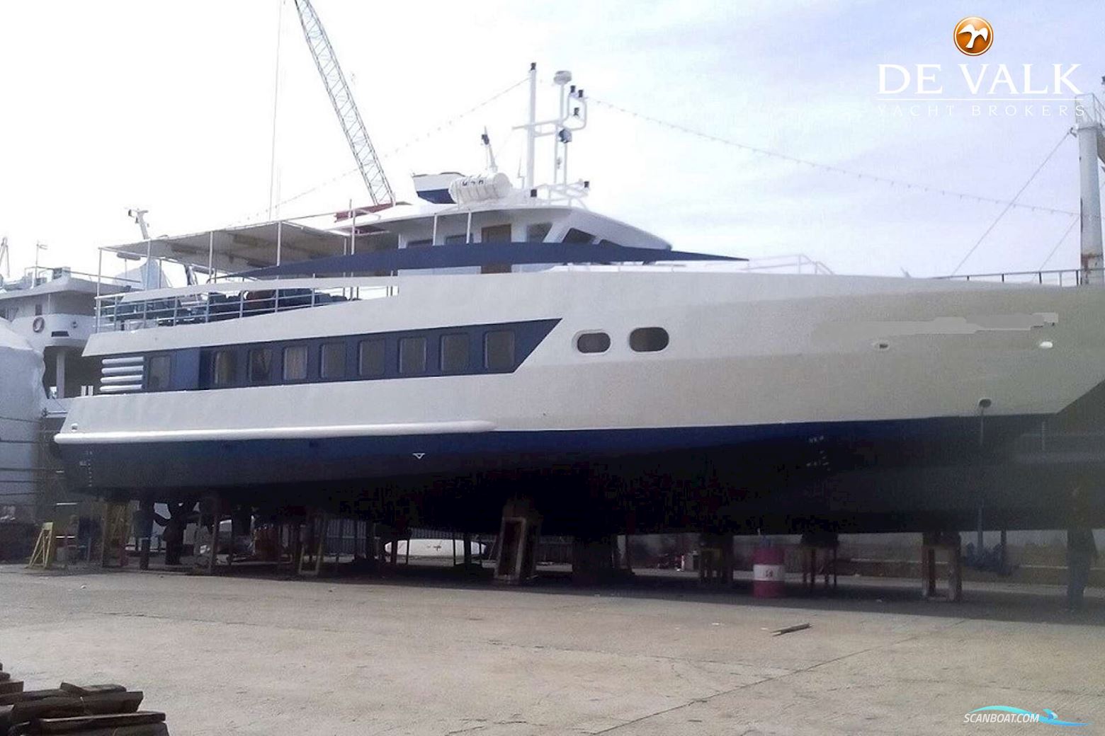 Day Passengers Ship 25 M