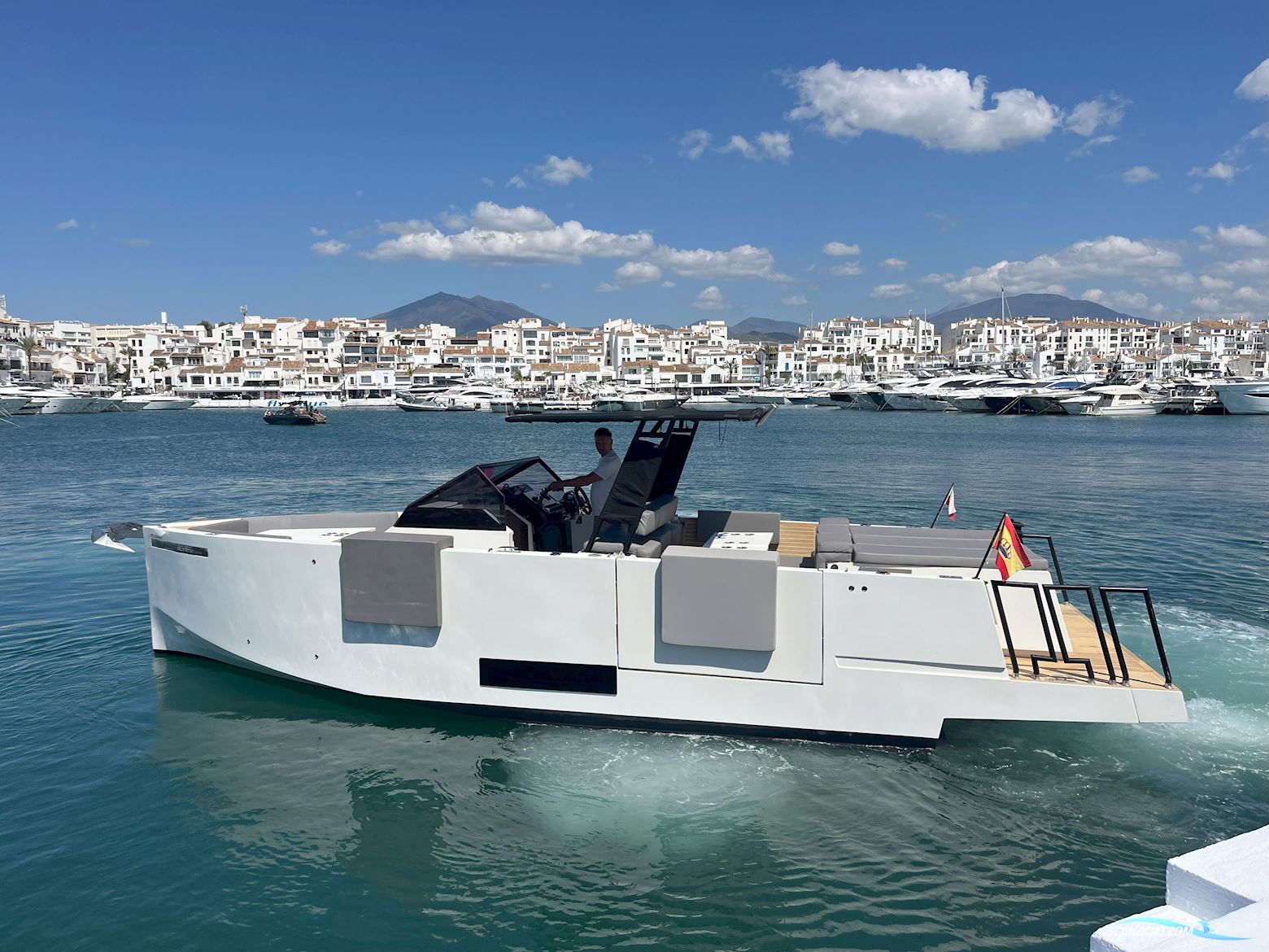 De Antonio Yachts D33 OPEN