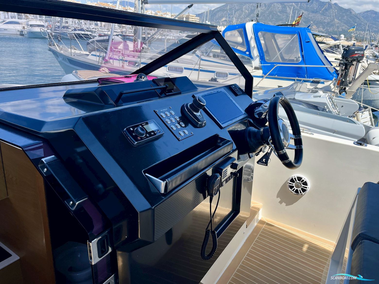 De Antonio Yachts D33 OPEN