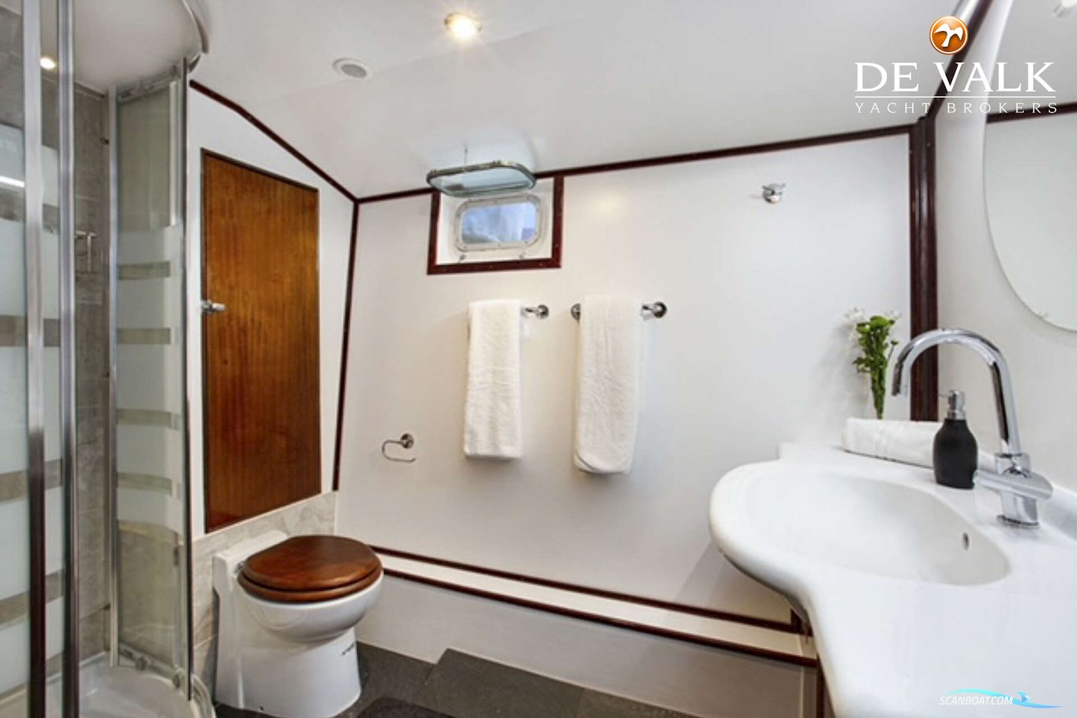 De Vries Lentsch 22M