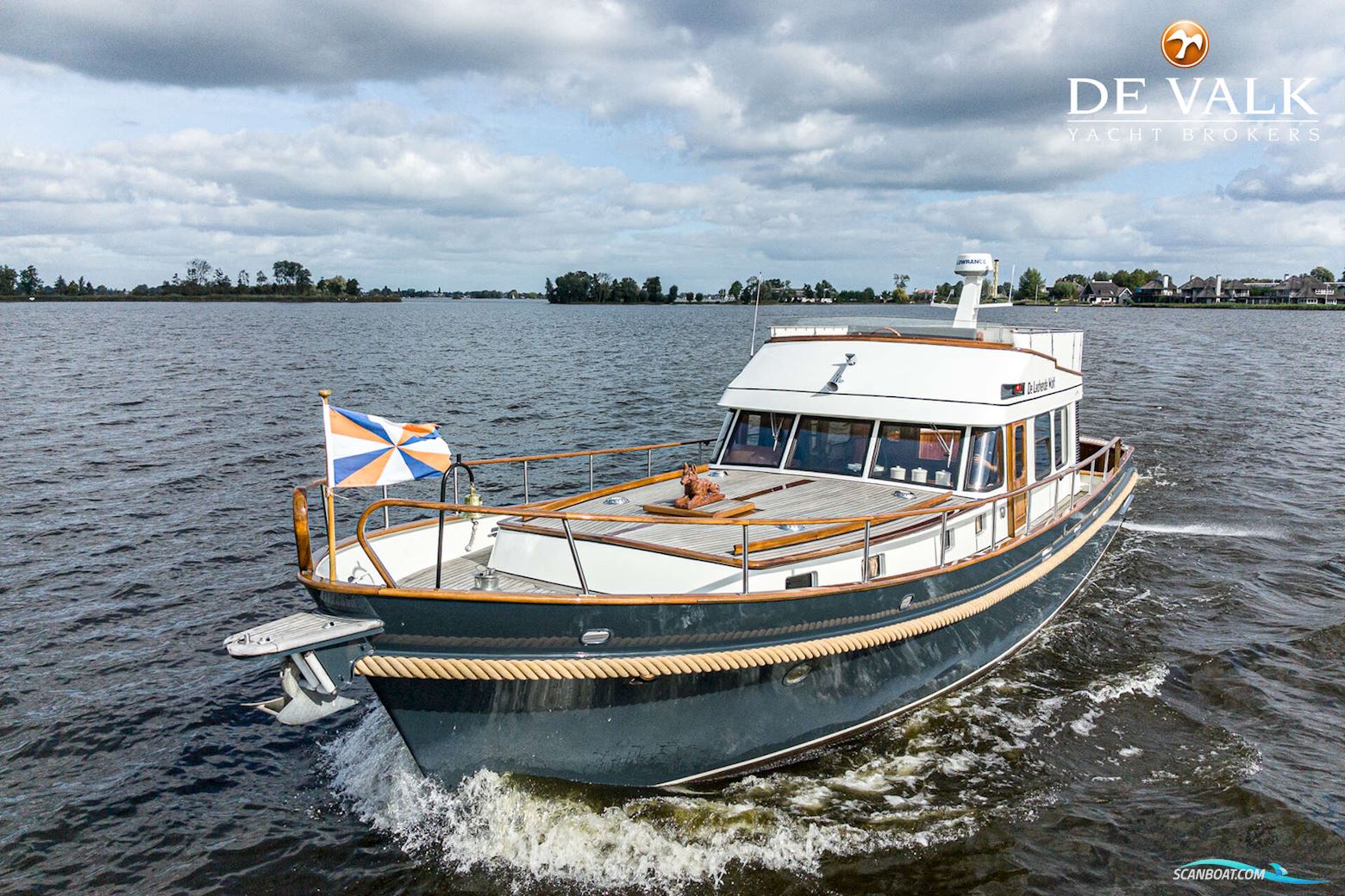 De Vries Lentsch 44 Sedan
