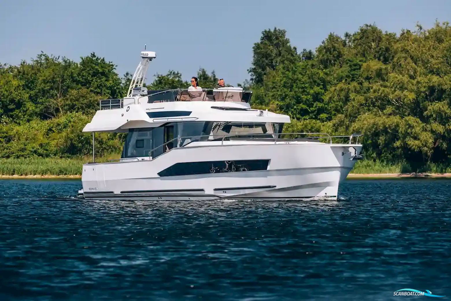 Delphia 12 Flylounge