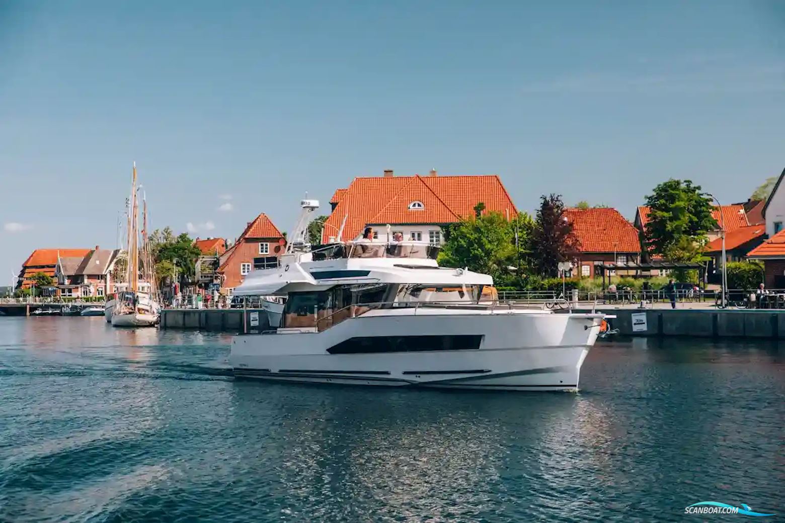 Delphia 12 Flylounge