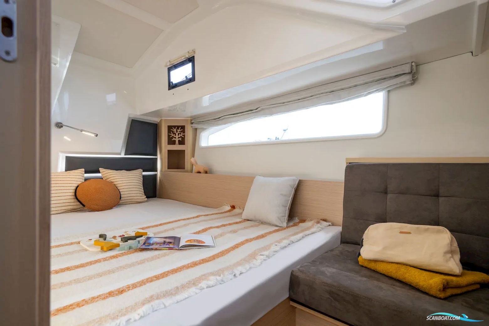 Delphia 12 Flylounge