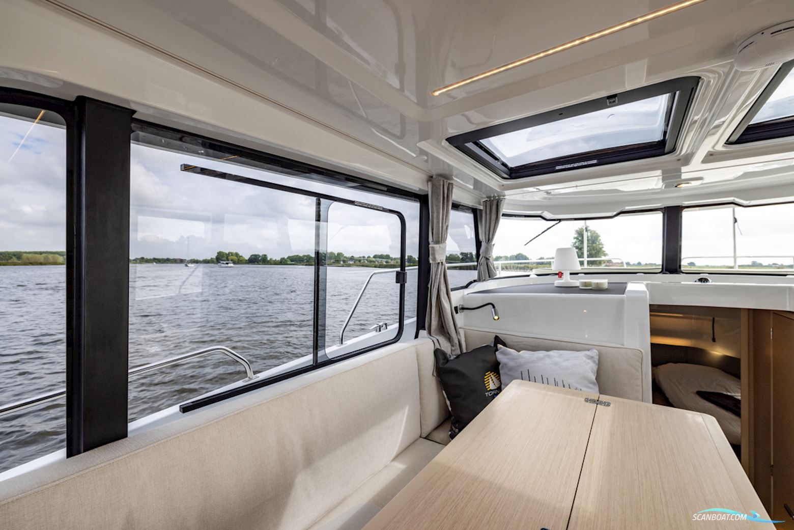 DELPHIA YACHTS 10 Sedan