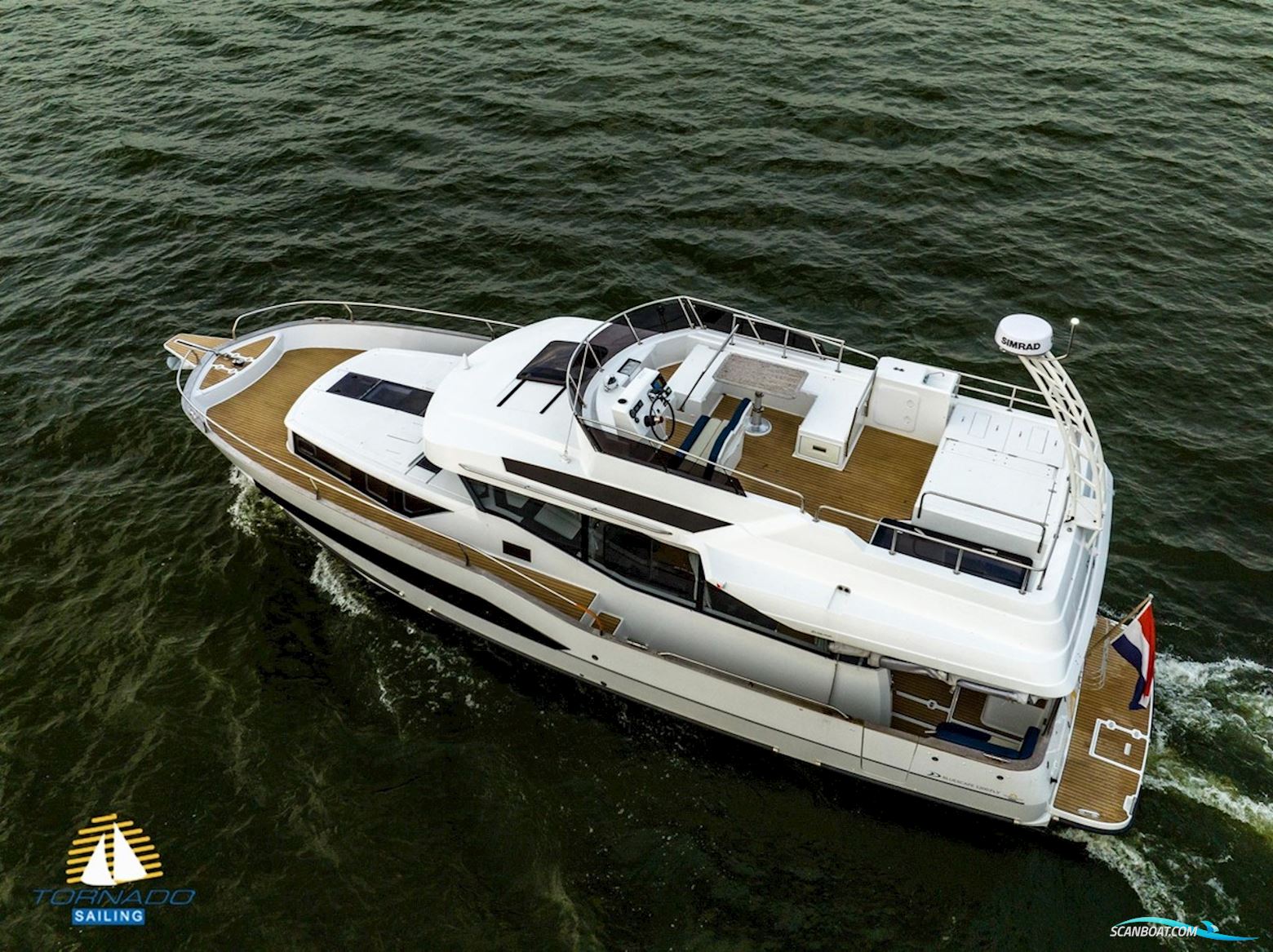 DELPHIA YACHTS 12 Flylounge