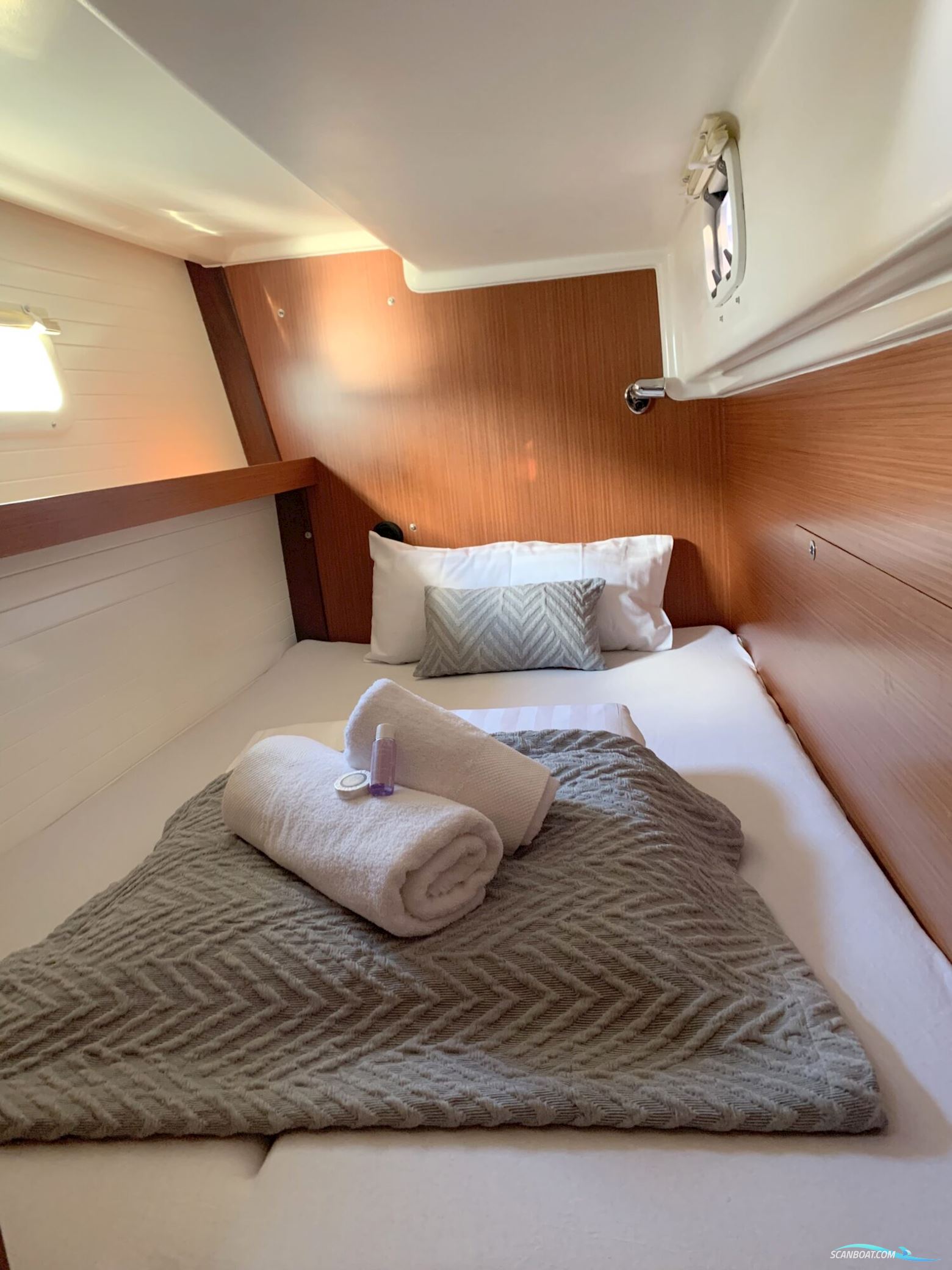 Delphia Yachts Escape 1350