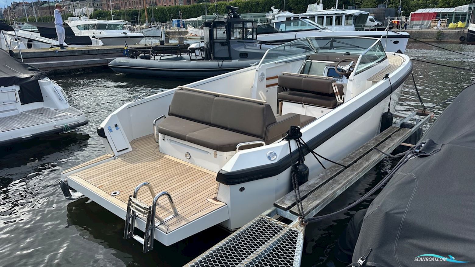 Delta 26 Open