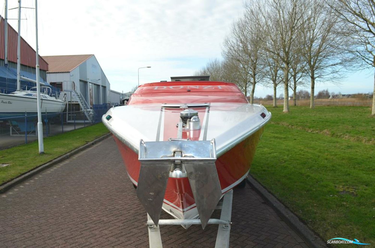 Donzi 30 "Black Widow"