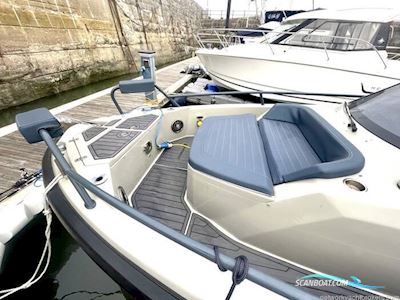 Dromeas D28 WA Motorboten 2021, met Yamaha V6 4 Stroke motor, United Kingdom