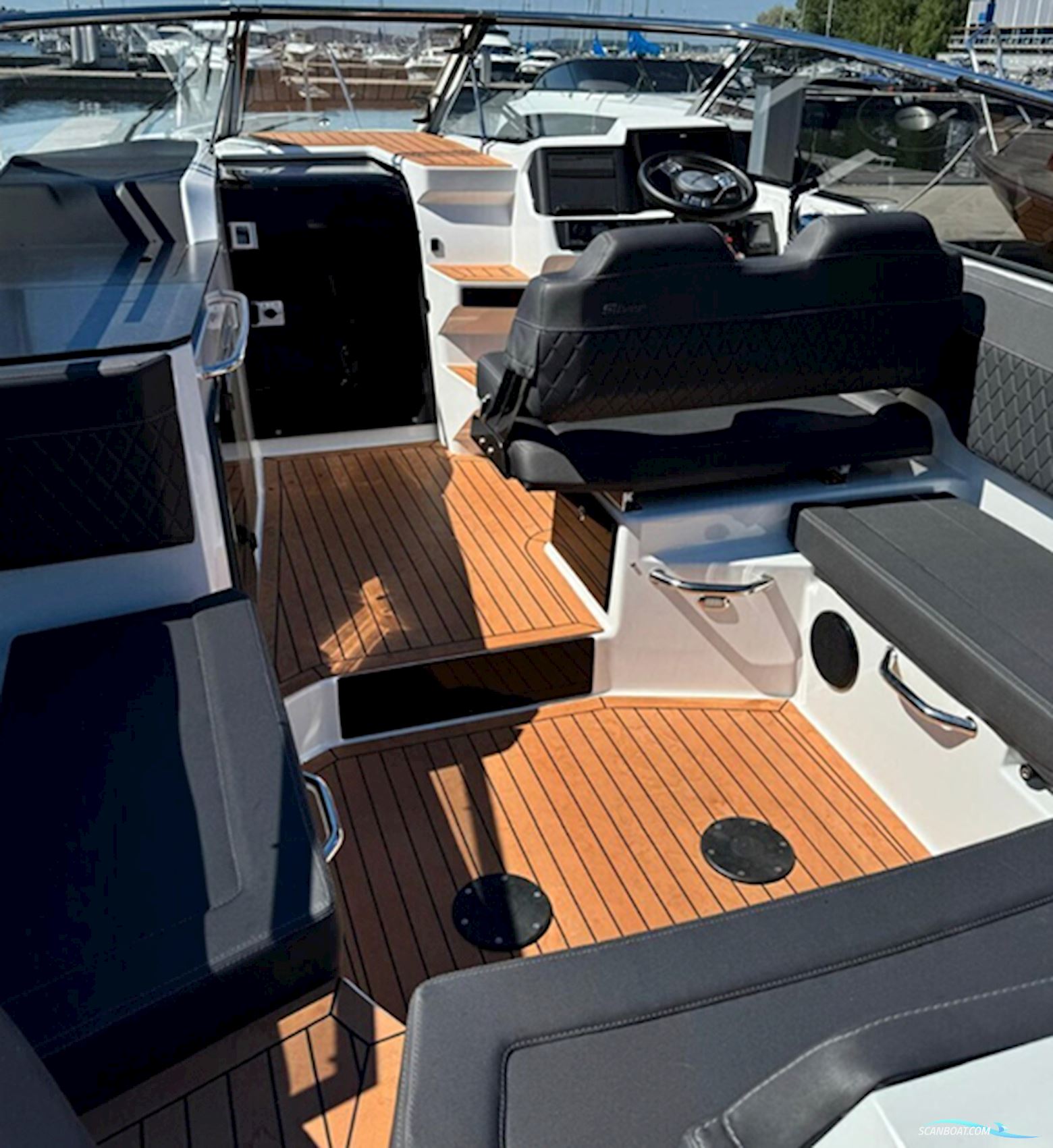 Eker Design AS Silver Raptor DCz