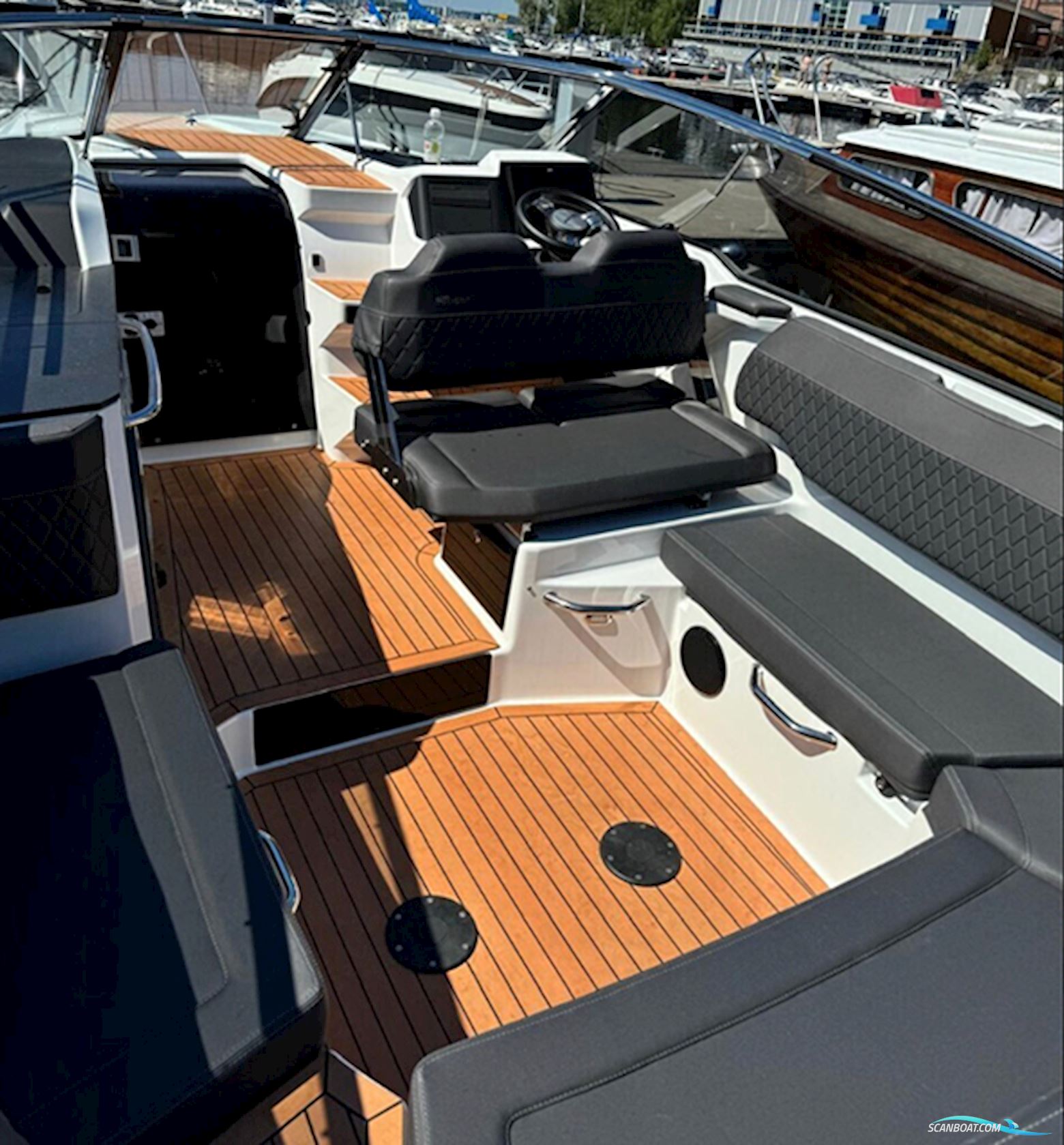 Eker Design AS Silver Raptor DCz