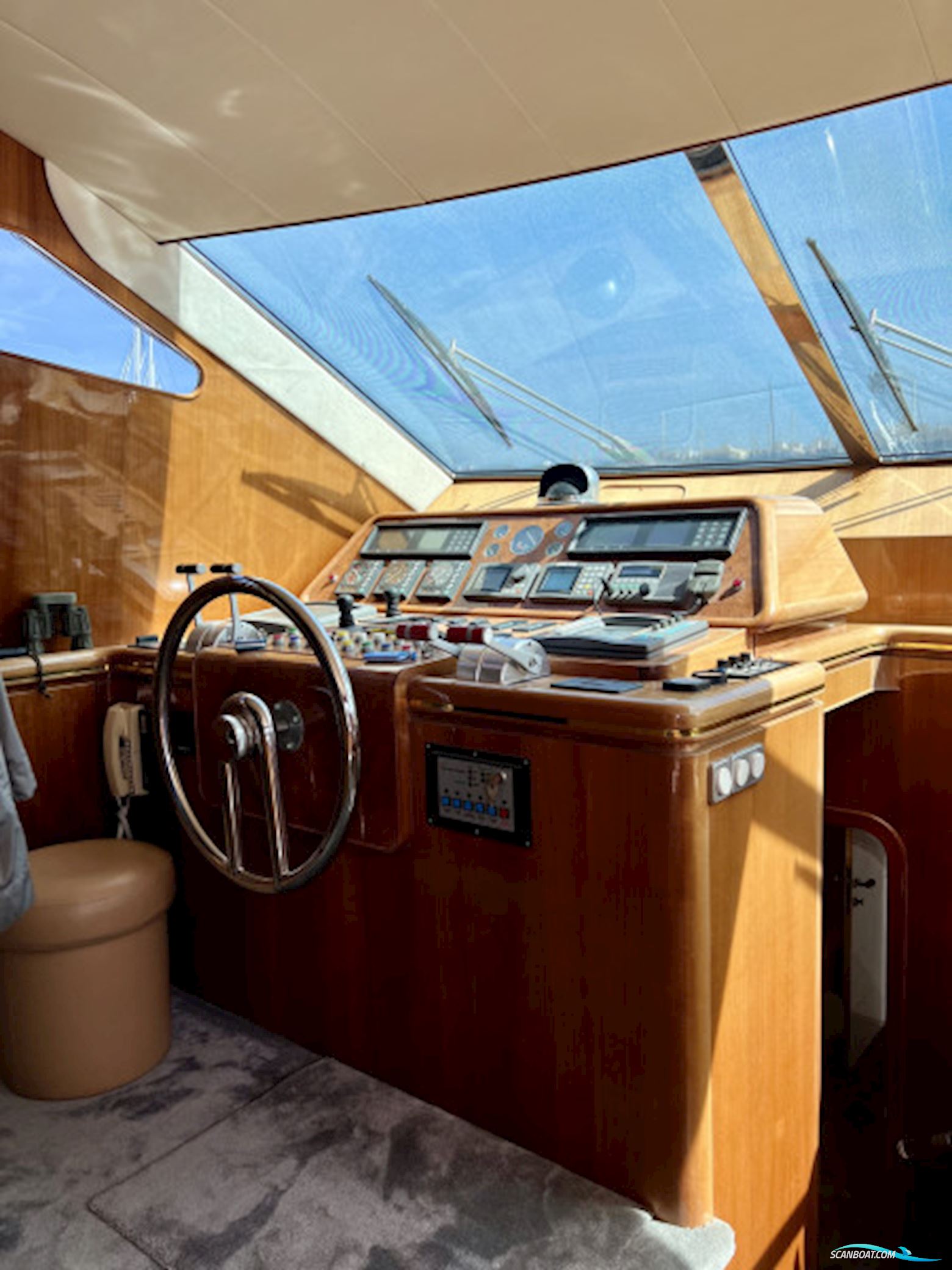 Elegance 70 Flybridge