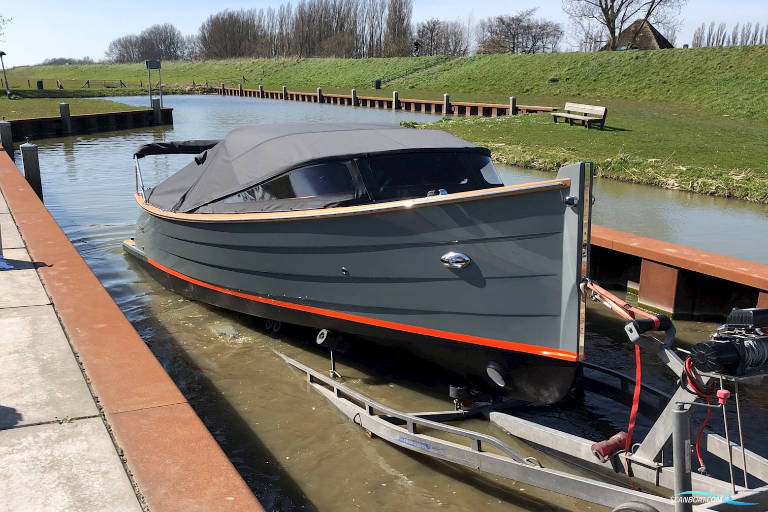 Enkhuizen Tender 680