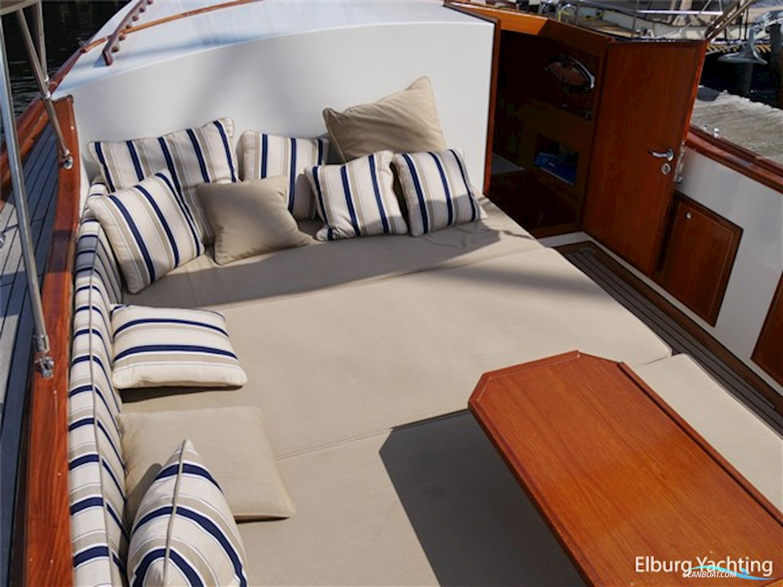 Euroship 33,3ft. Custombuilt Cabinsloep 