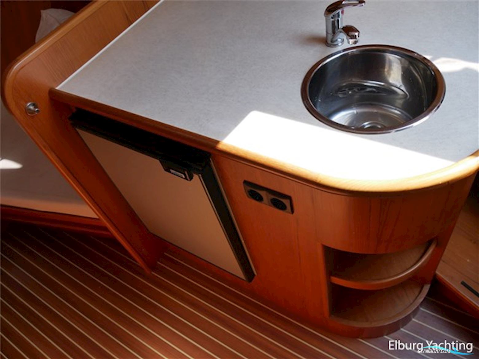 Euroship 33,3ft. Custombuilt Cabinsloep