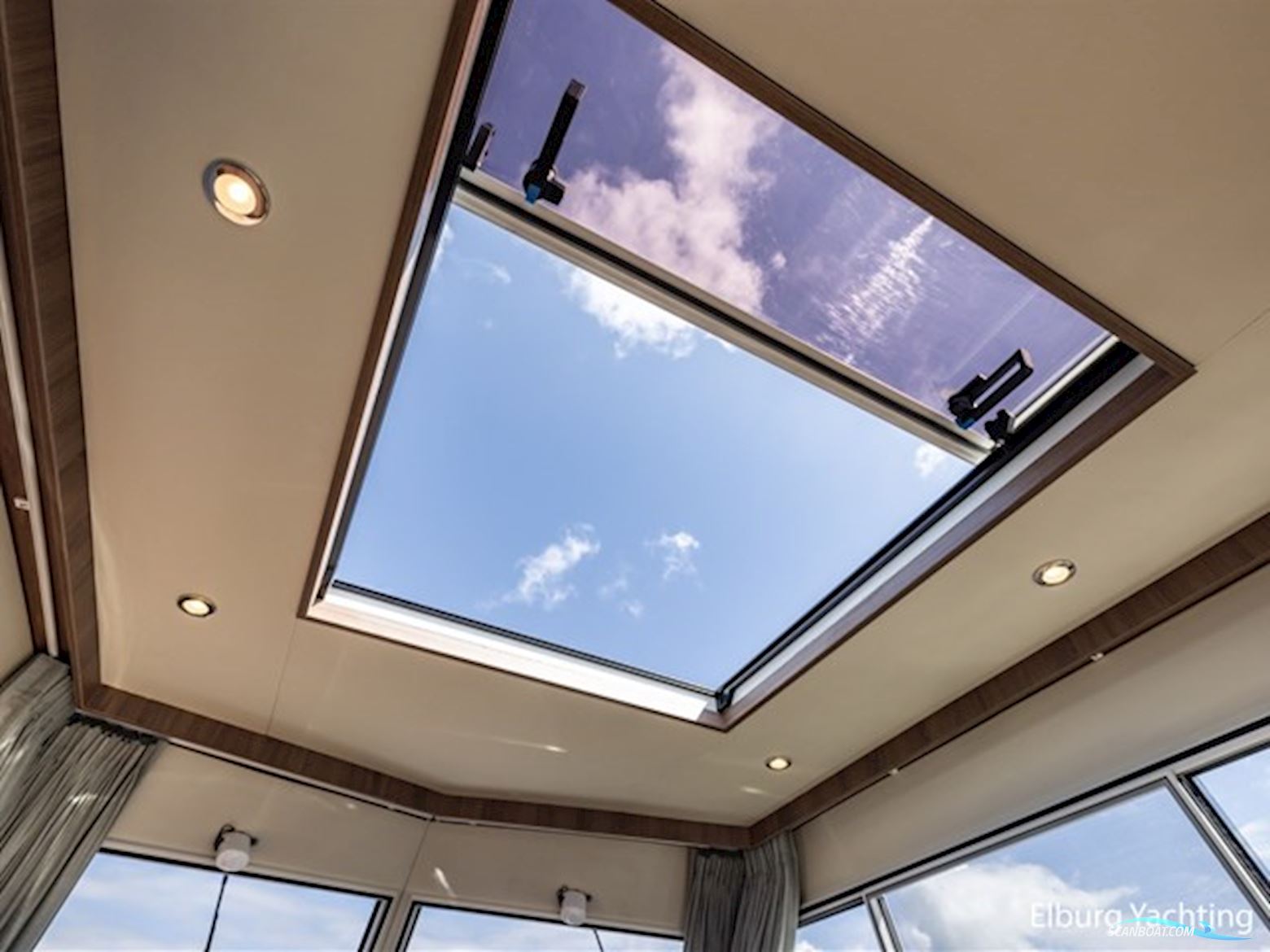 Excellent 1000 - Touring