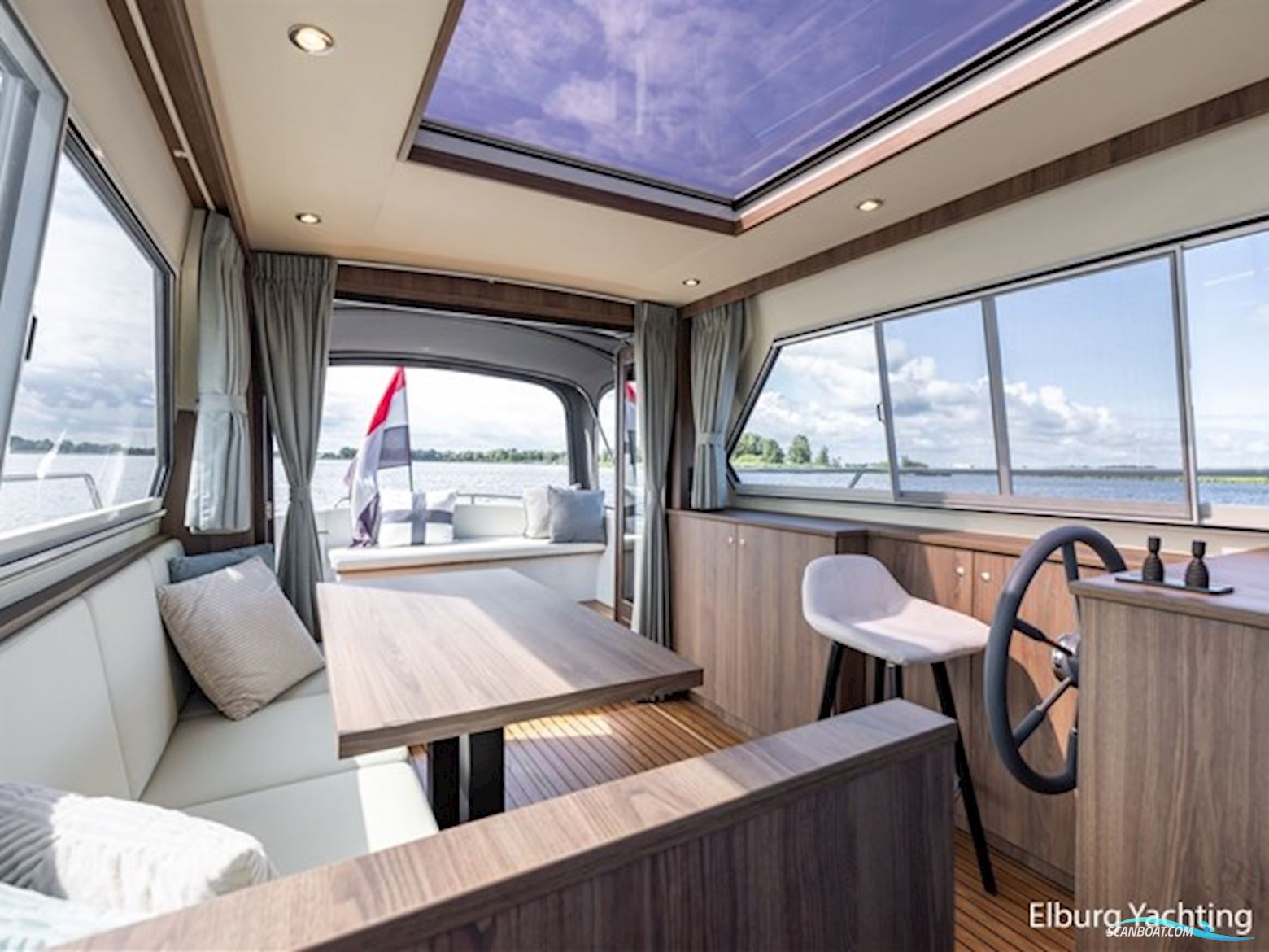 Excellent 1000 - Touring