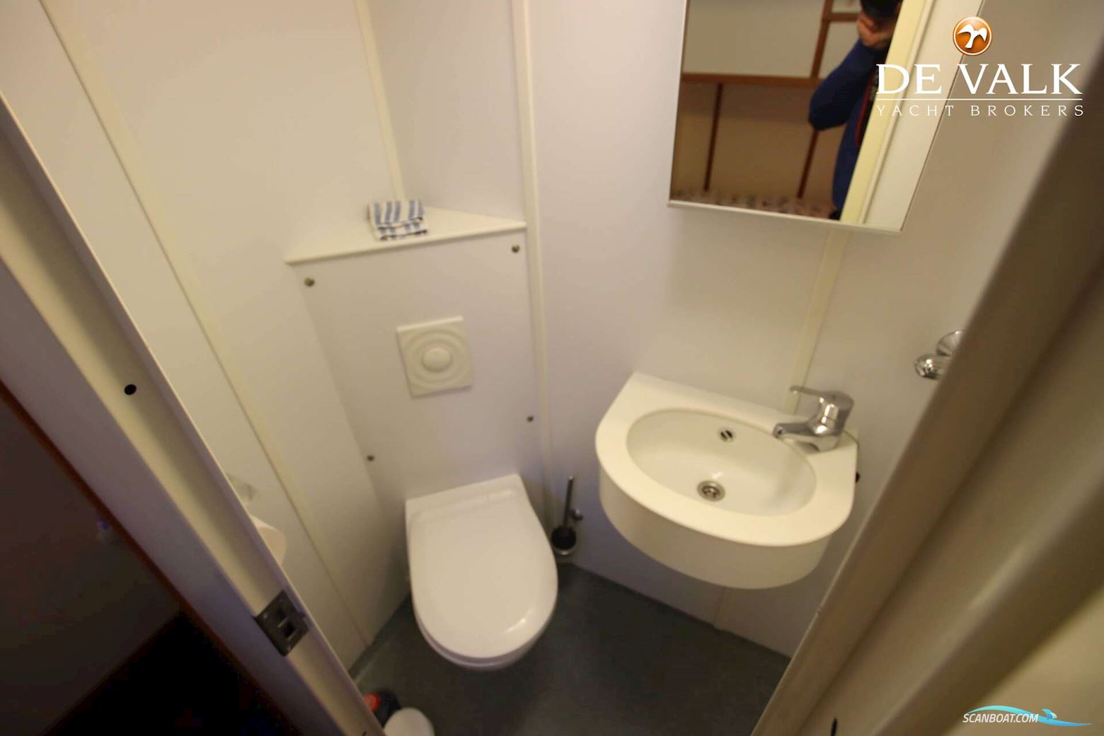 Explorer Motor Yacht