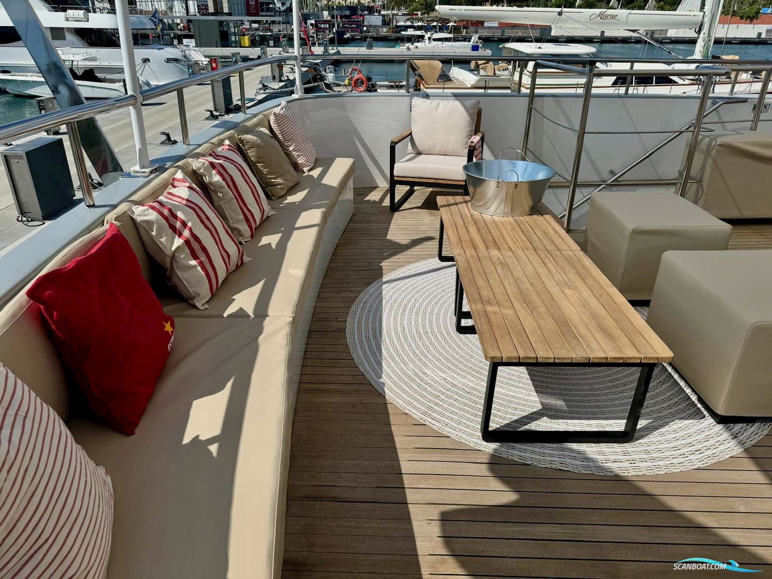 EXPLORER YACHT 92 Pro 50 PAX