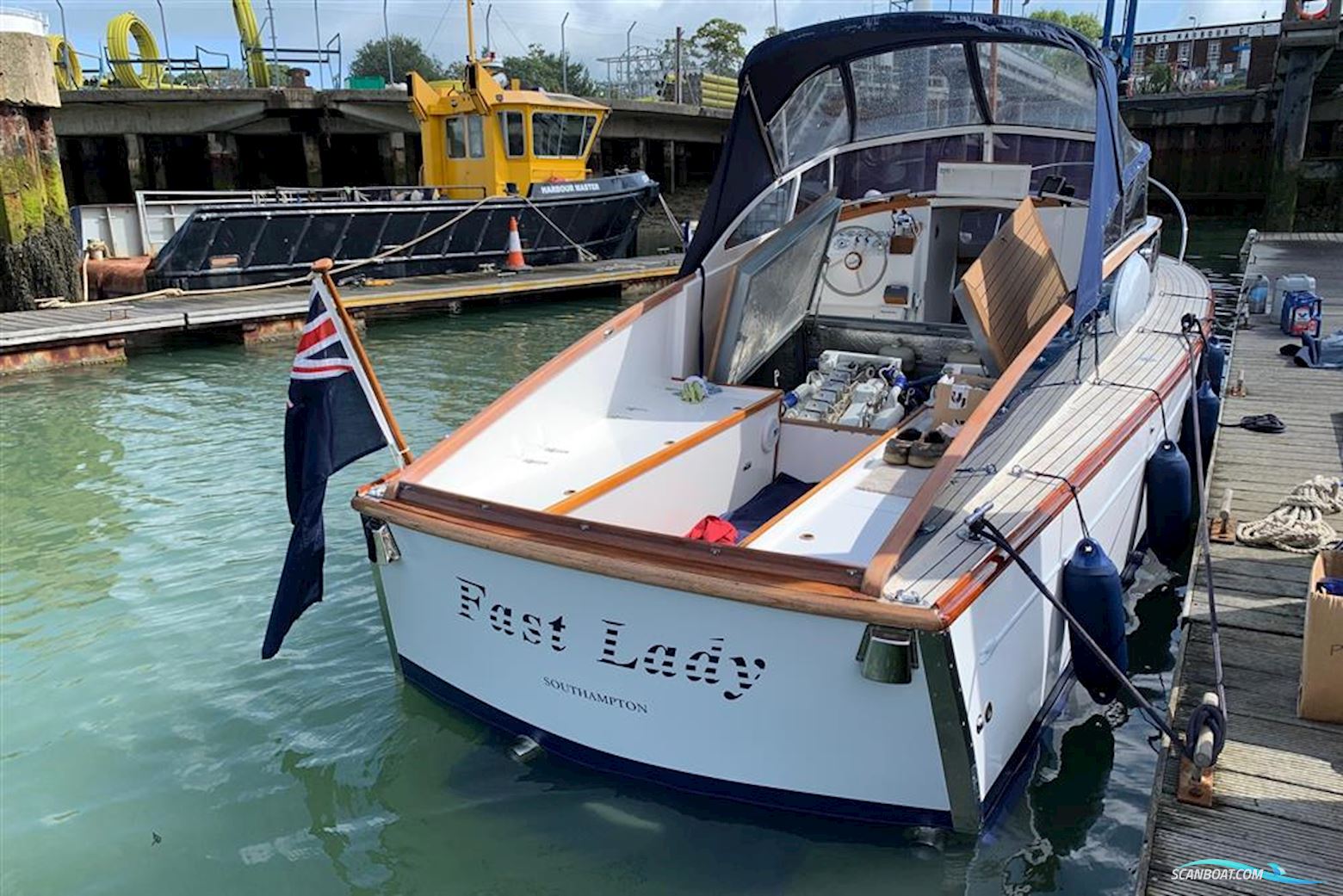 Fairey Huntsman 28 Motorboten 1964, met 2 x Cummins 6BT 210hp turbo direct drive with 3 Blade Bronze propellers motor, United Kingdom