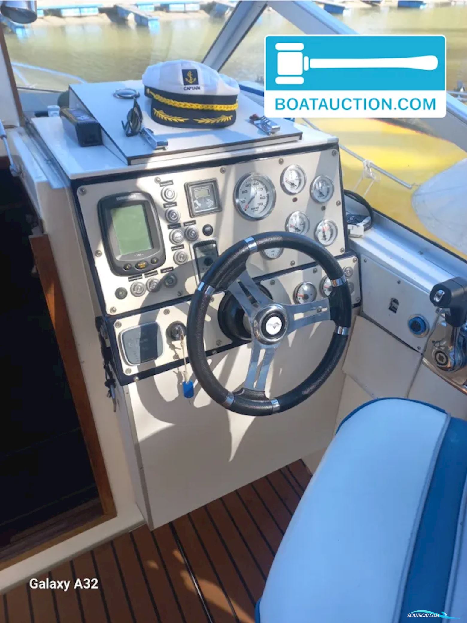 Fairline 21