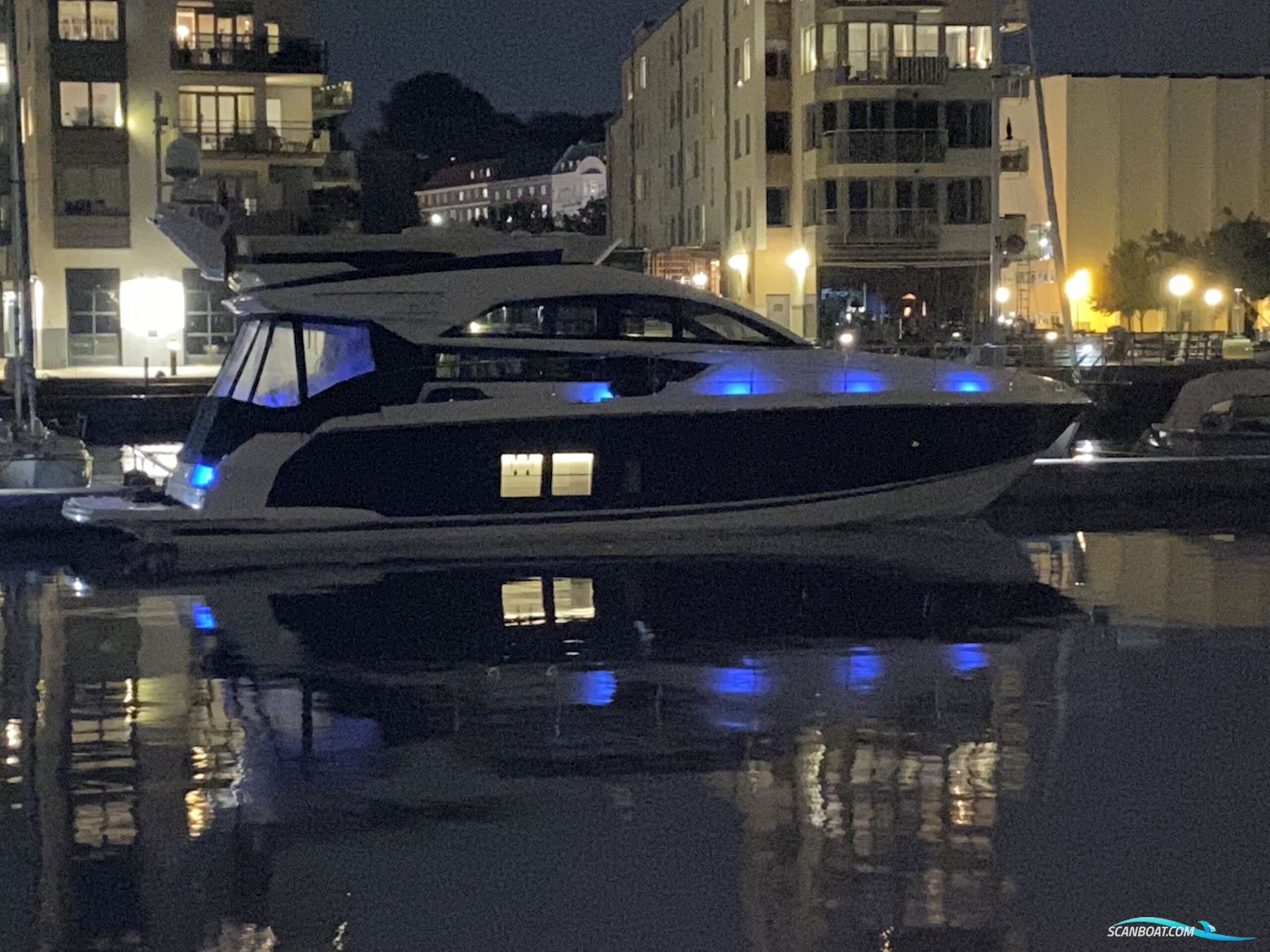 Fairline 48 Squadron Motorboten 2014, met Volvo Penta motor, Denemarken