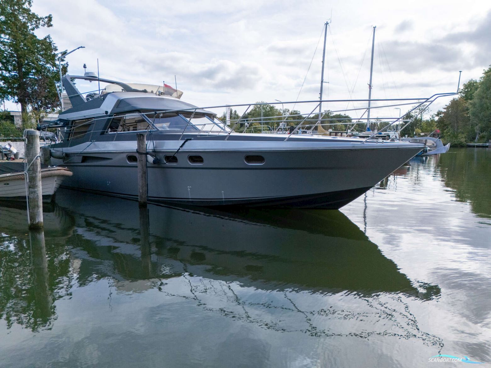Fairline 50 Flybridge Motorboten 1988, met Volvo Penta motor, The Netherlands