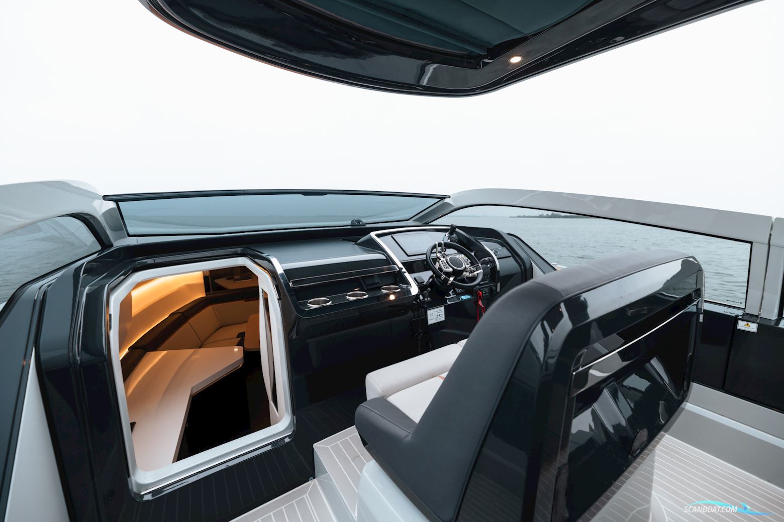 Fairline F Line 33