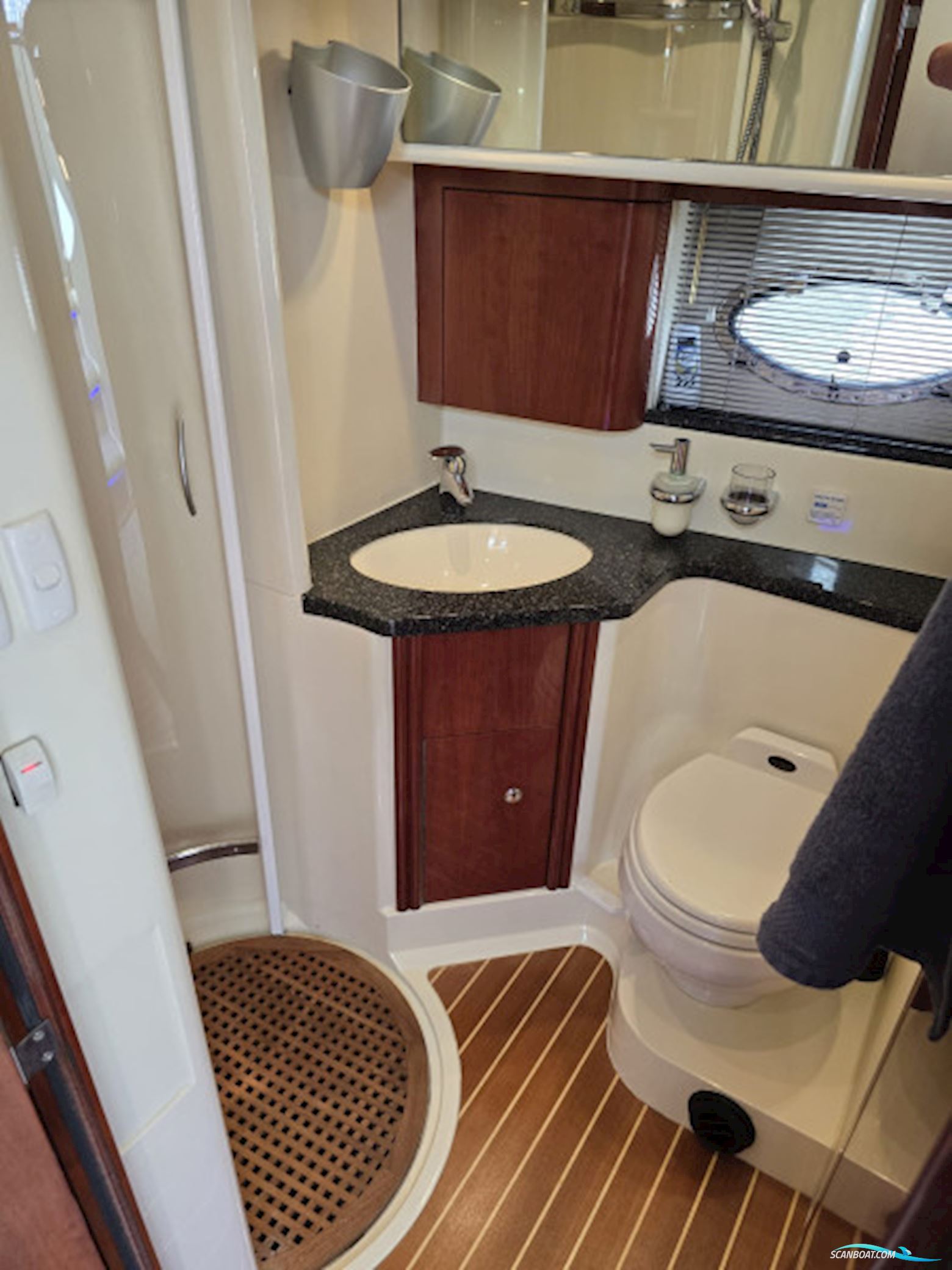 Fairline Phantom 43 Fly