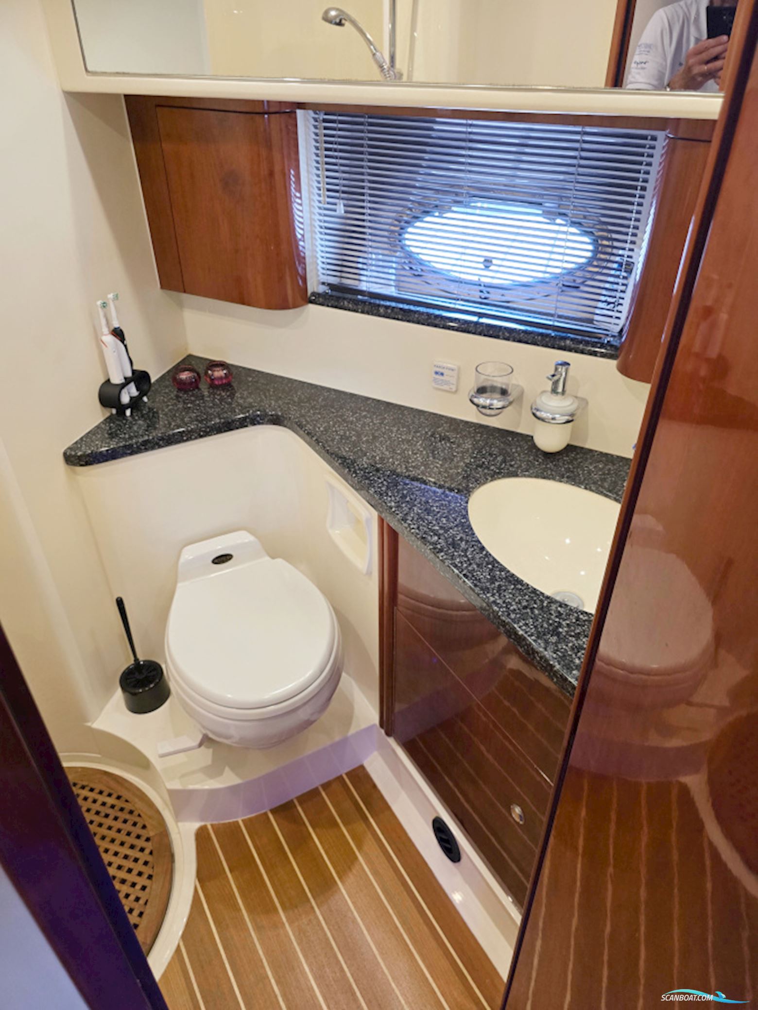 Fairline Phantom 43 Volvo Penta Tamd 74P-A