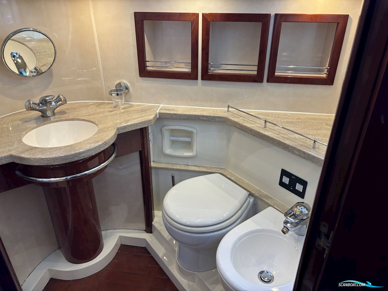 Fairline Squadron 52