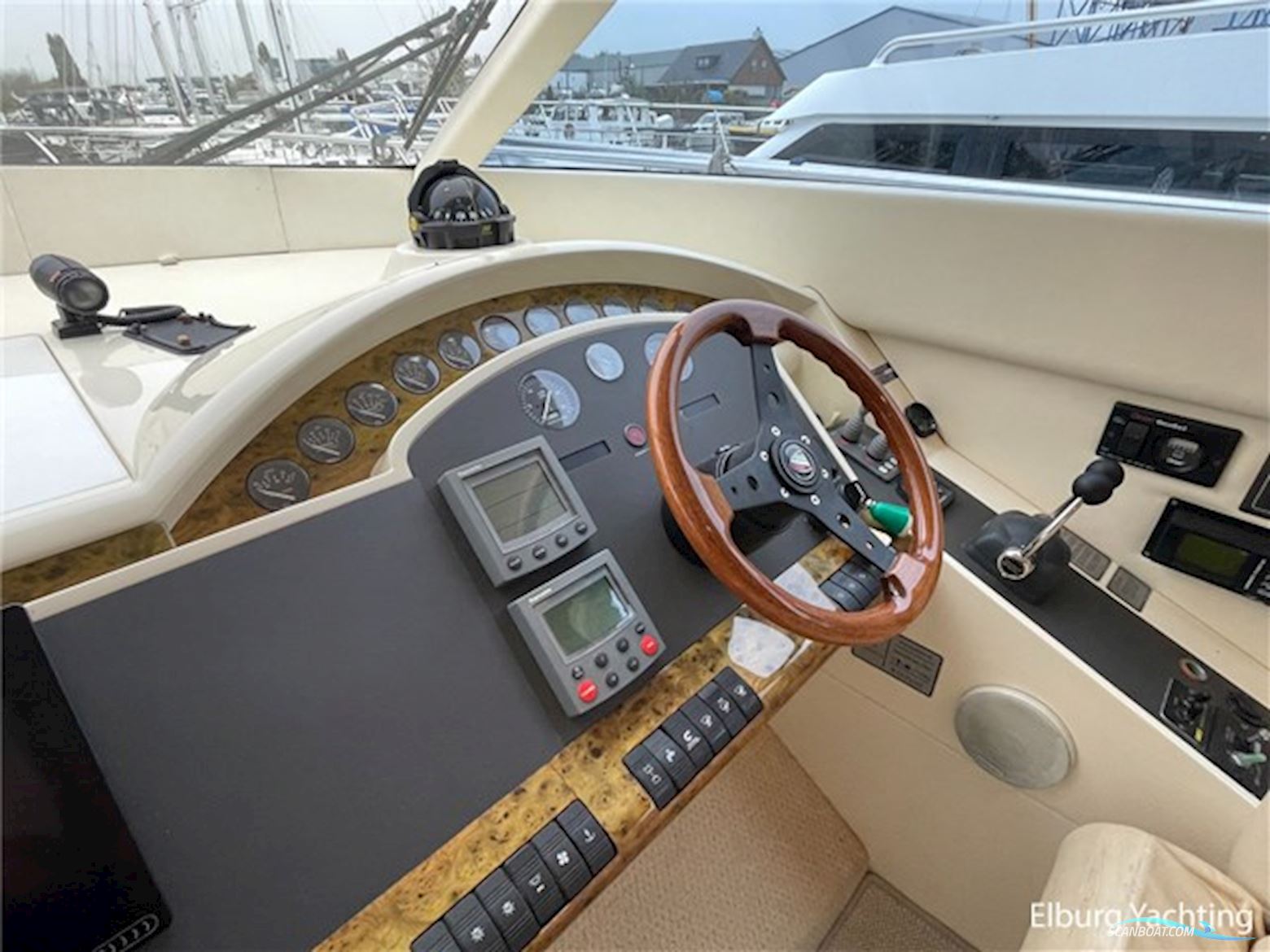 Fairline Squadron 55